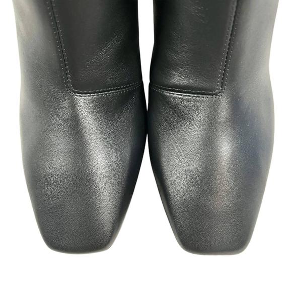 MOSCHINO pre-loved gold letter heel riding boots in black & gold - Picture 3 of 4